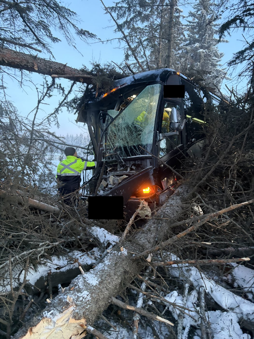 Accident d'un autobus transportant une équipe junior de hockey en Alberta