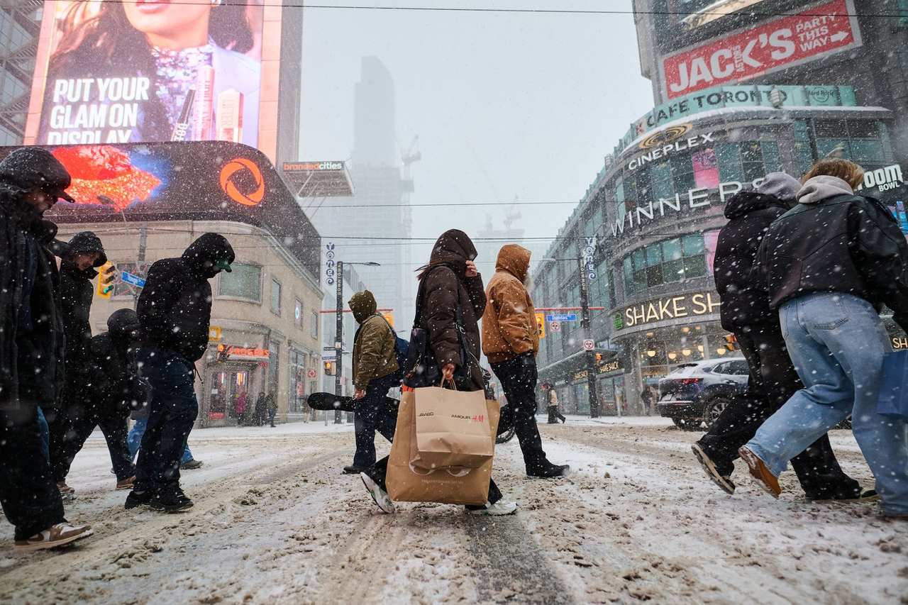 De la pluie verglaçante et de la neige doivent tomber sur l'est du Canada lundi