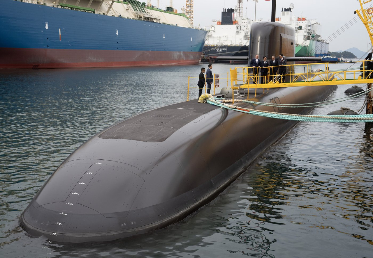Le constructeur sud-coréen de sous-marins Hanwha signe un accord avec Algoma Steel