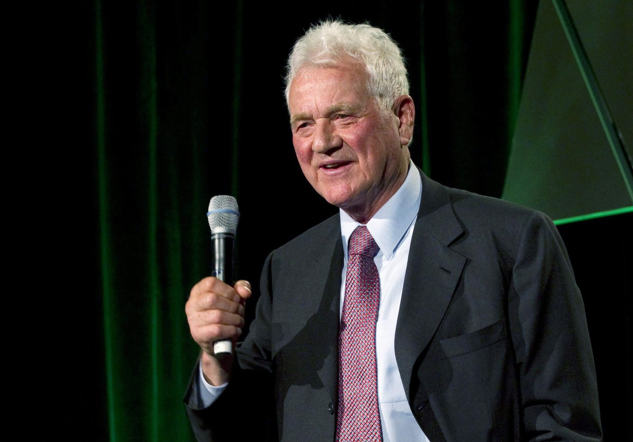Le procès pour agressions sexuelles du milliardaire Frank Stronach s'ouvre à Toronto