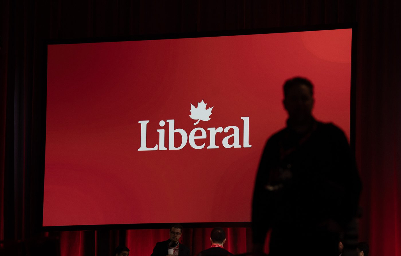 Les libéraux débattront de la question des restrictions d'âge sur les réseaux sociaux