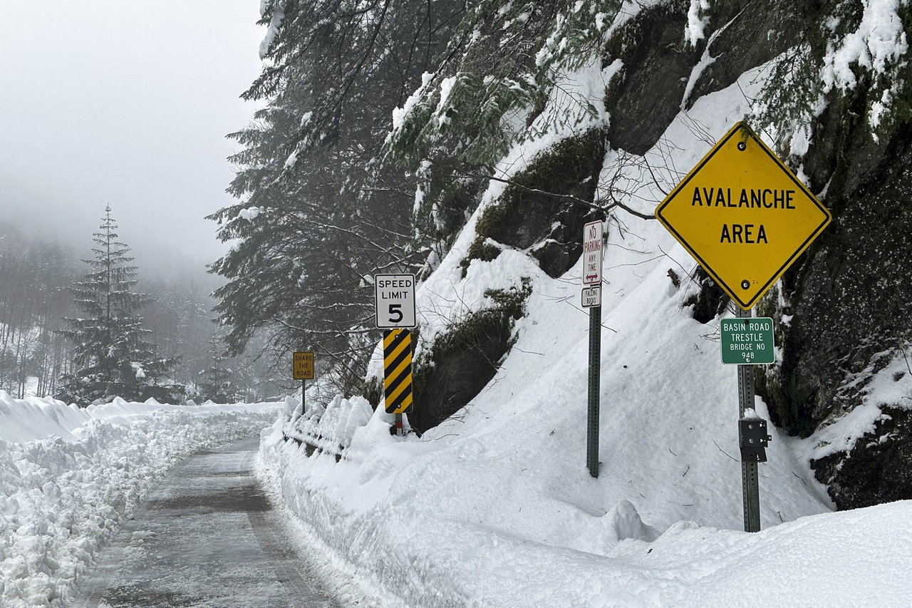WorkSafeBC appelle à la sécurité des travailleurs après la mort de quatre skieurs