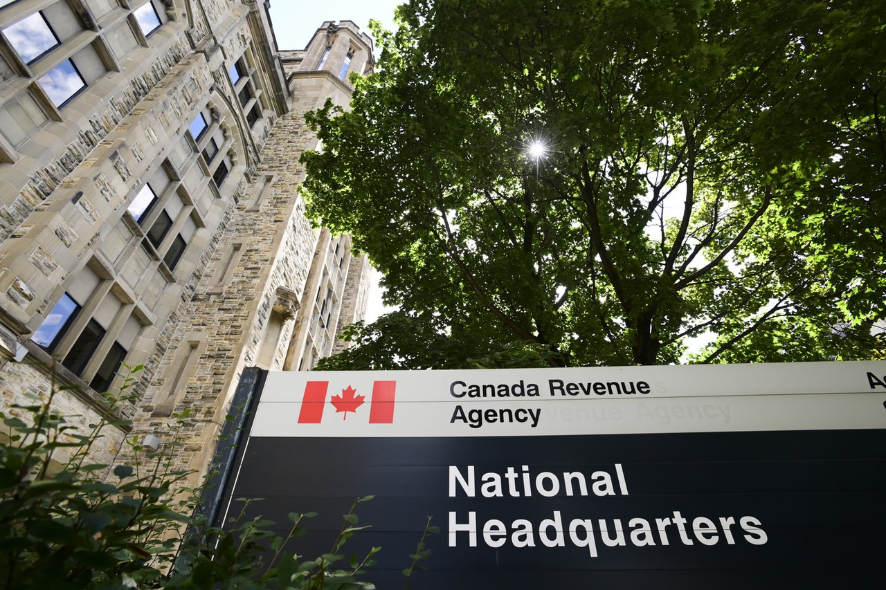 Un agent de l'ARC arrêté à Vancouver pour usurpation d'identité