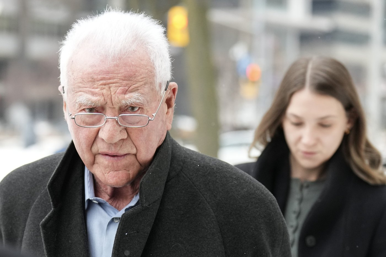 Procès Stronach: un enquêteur témoigne que la police a été «limitée» dans son enquête