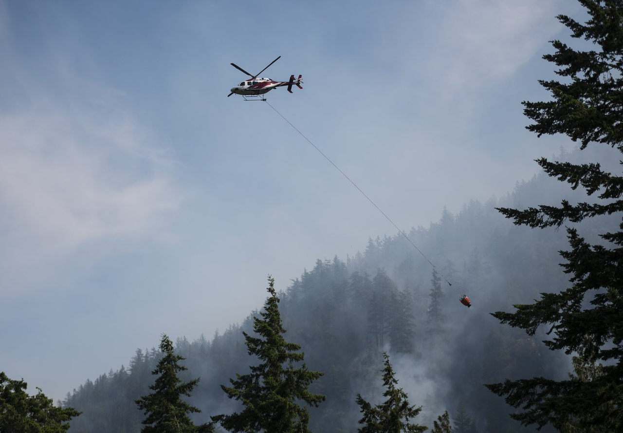 Cinq feux de forêt hors de contrôle font rage en Colombie-Britannique