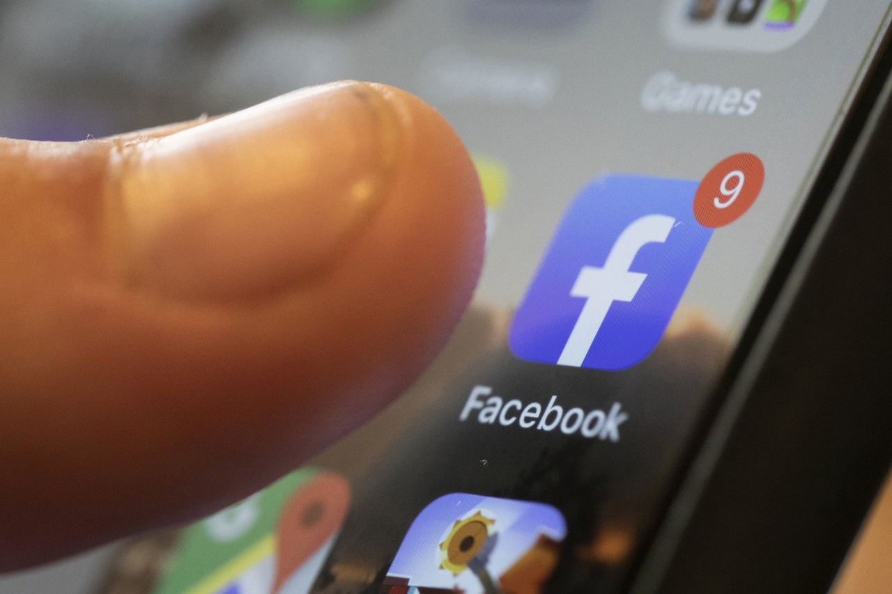 Interdire les médias sociaux aux jeunes au Canada: une idée qui divise des experts