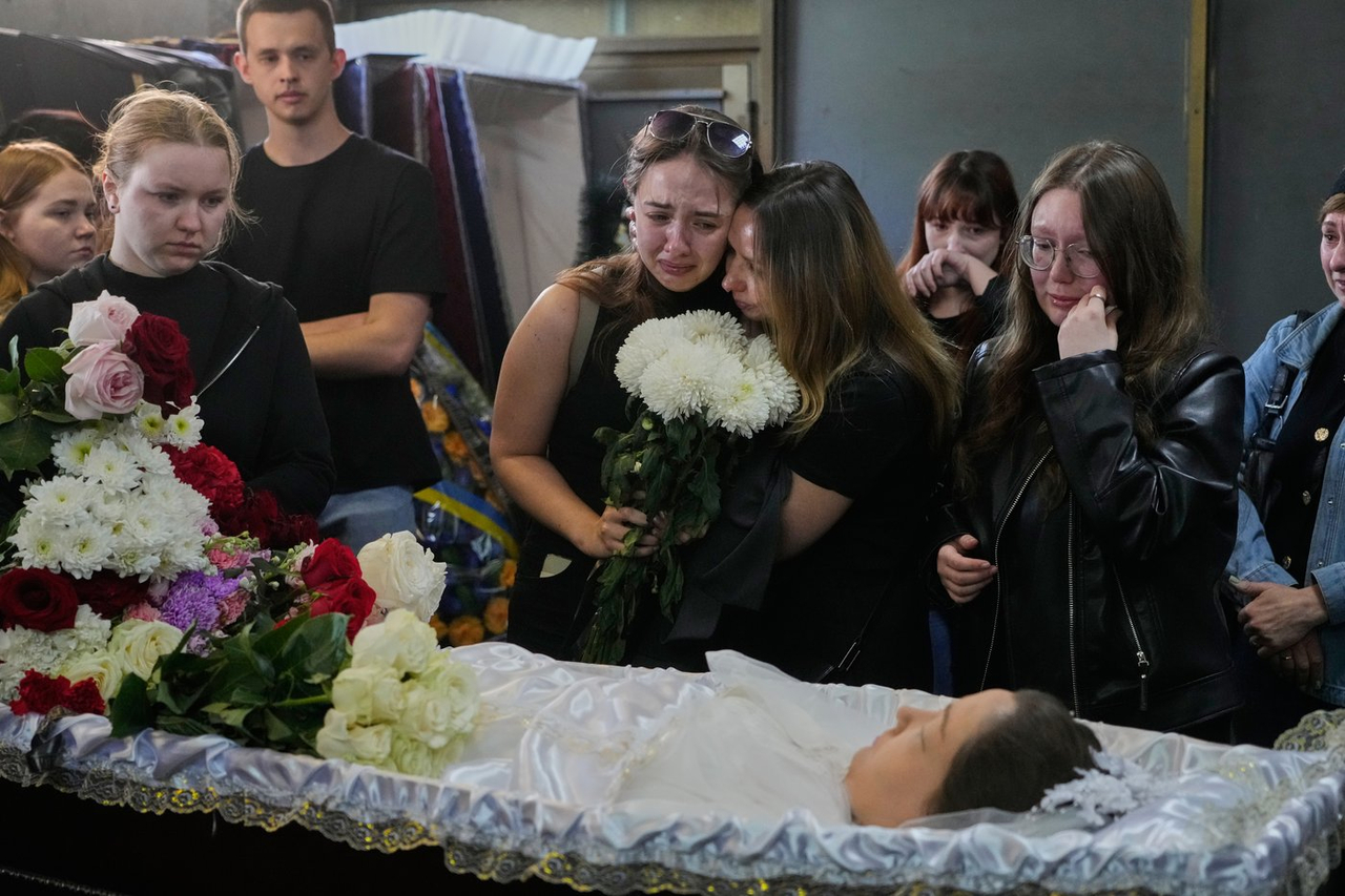L'Ukraine annonce le rapatriement des corps de 538 soldats tombés au combat