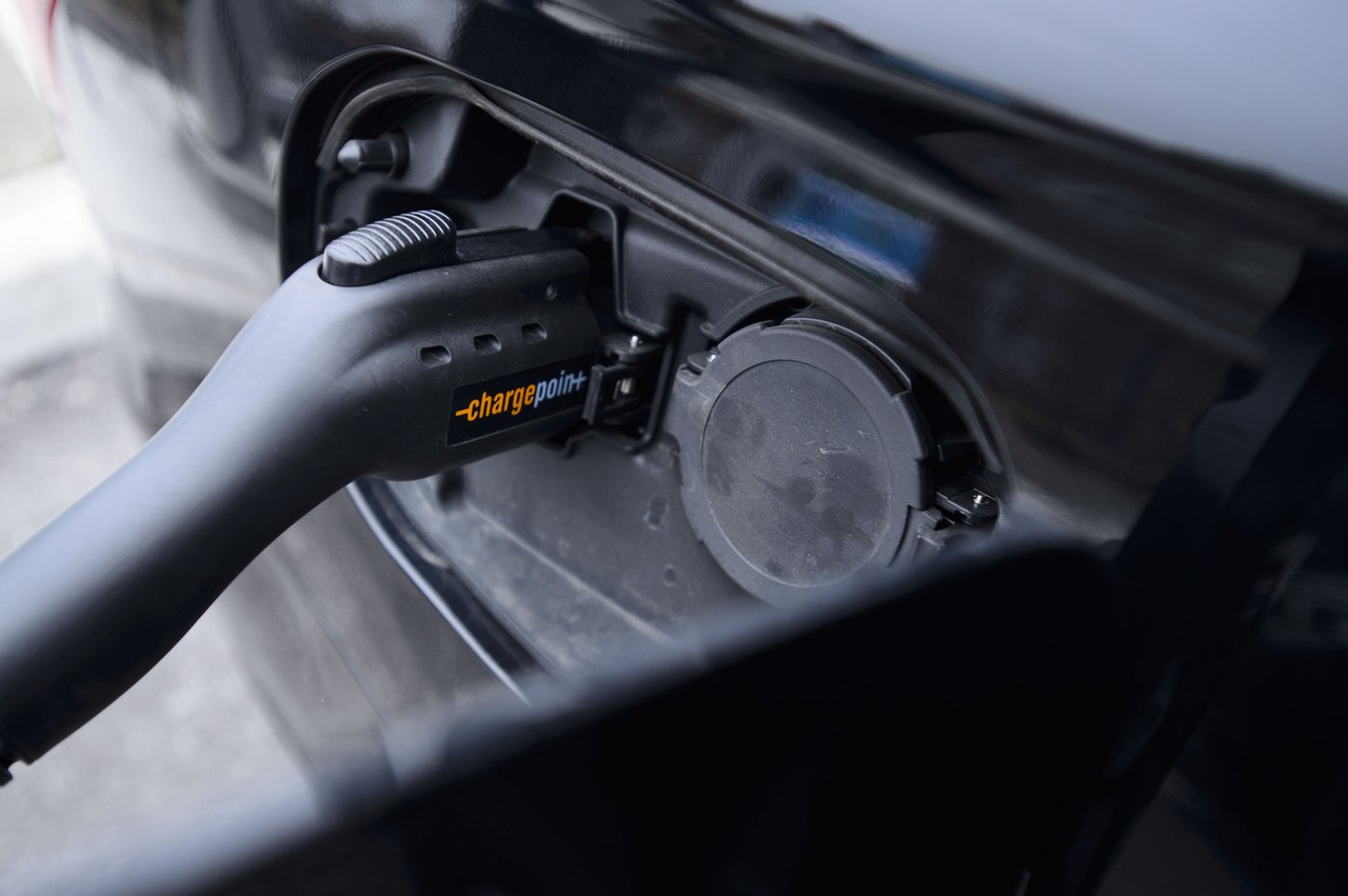 Subventions pour les véhicules électriques: déjà 122 millions $ réclamés à Ottawa