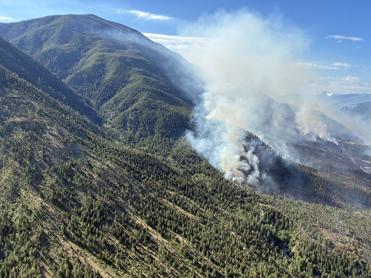 La météo facilite la lutte contre l'incendie près de Lytton, en Colombie-Britannique