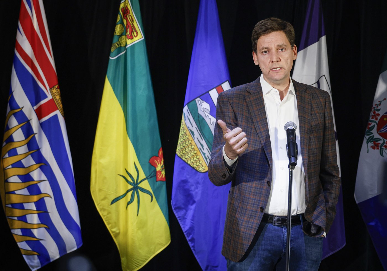 Eby défend la stratégie comme une vente de liquidation d'appartements en copropriété