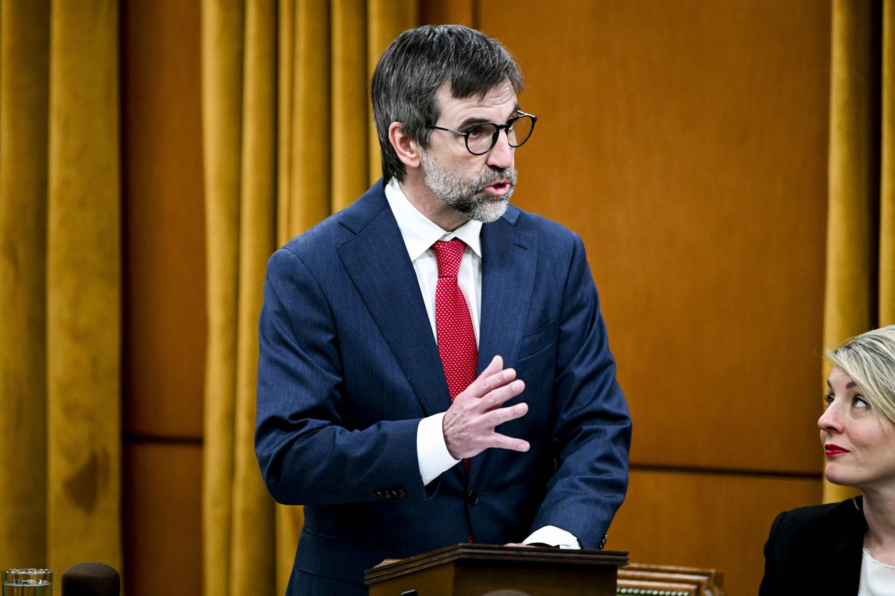 Guilbeault critique le pipeline de Carney et déplore l’impact sur les finances