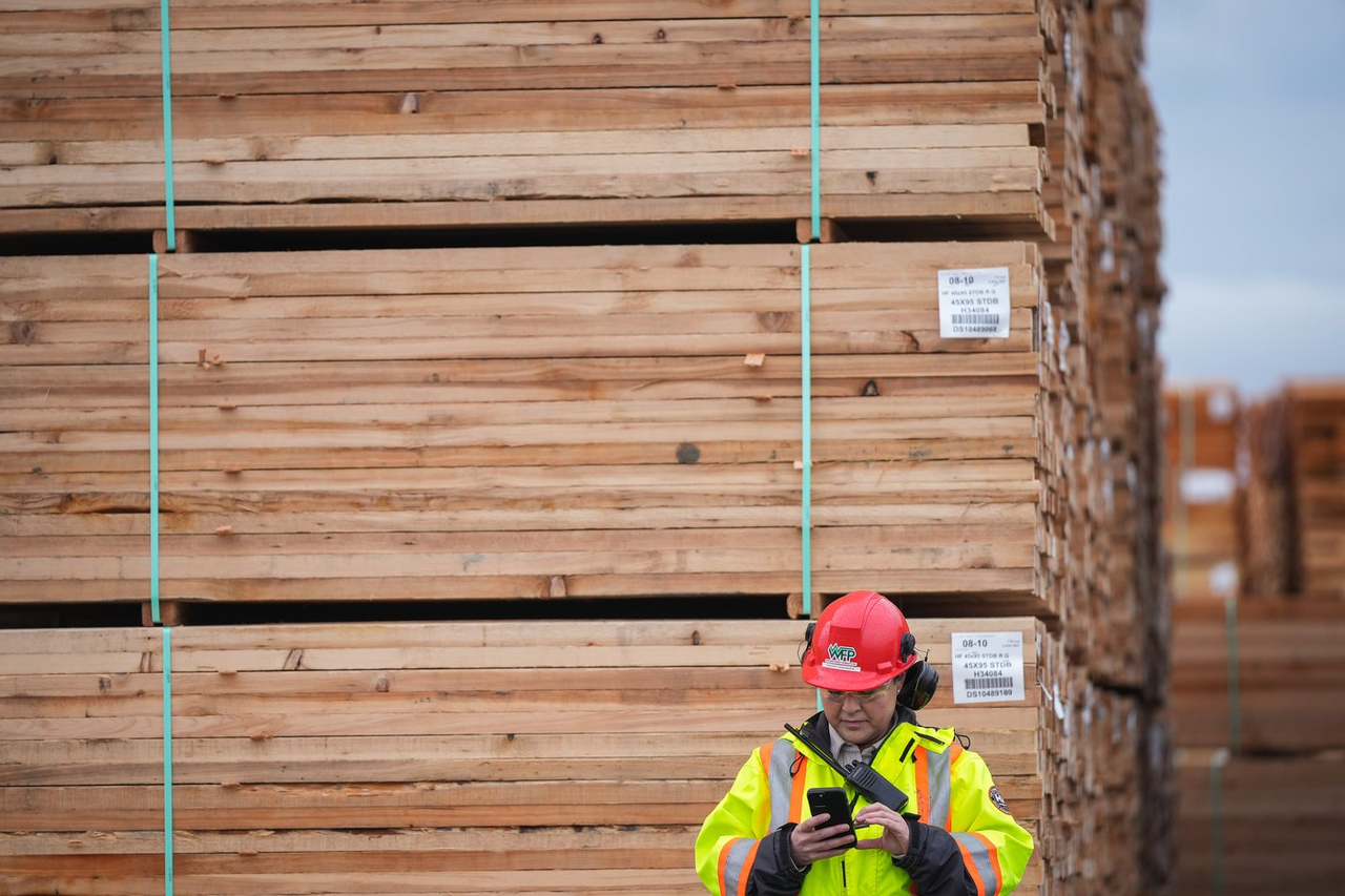 Ottawa accorde à une entreprise de bois d'oeuvre une aide de 100 millions $