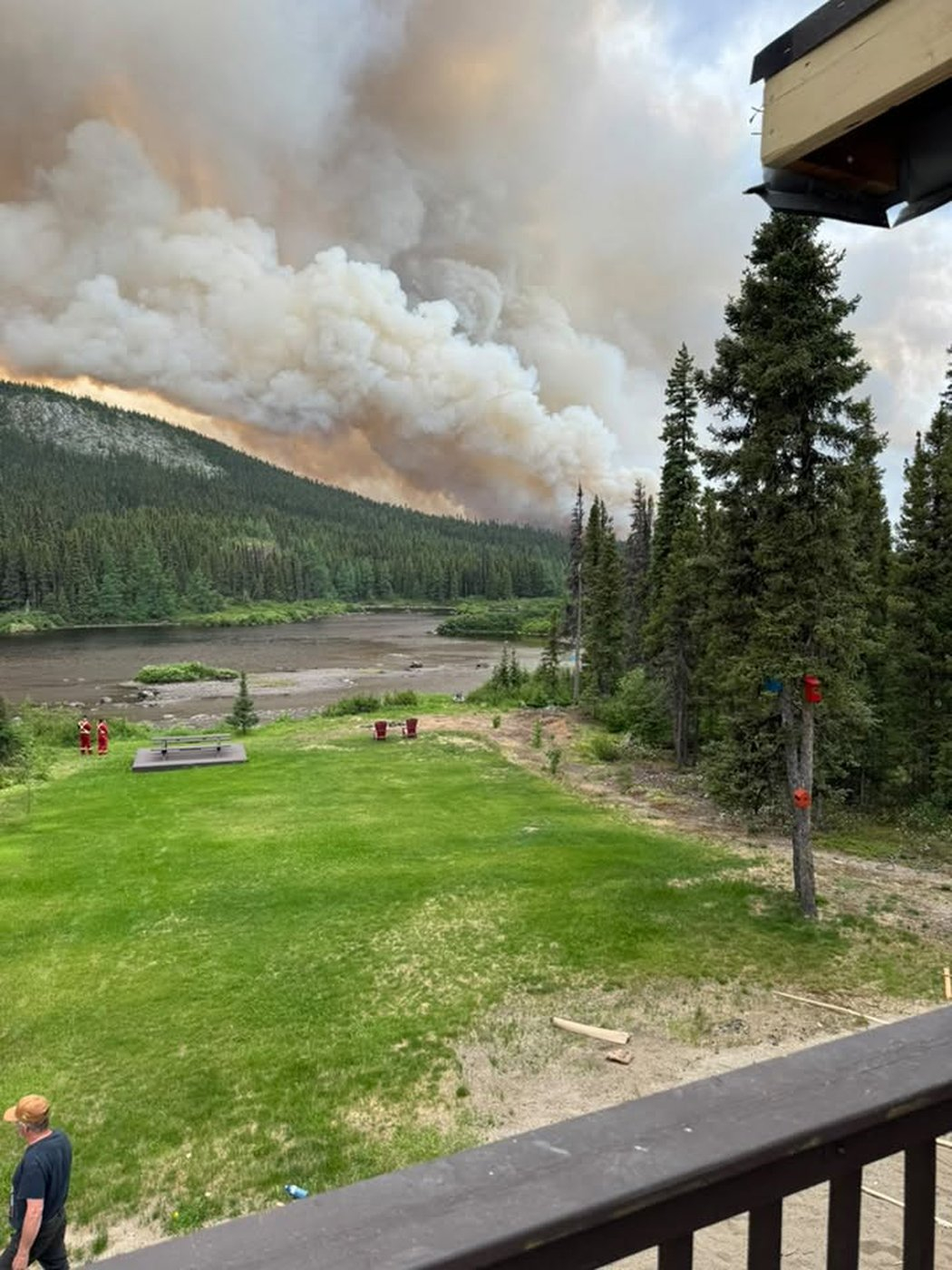 Des pompiers de la Nouvelle-Écosse prêtent main forte contre les feux au Labrador