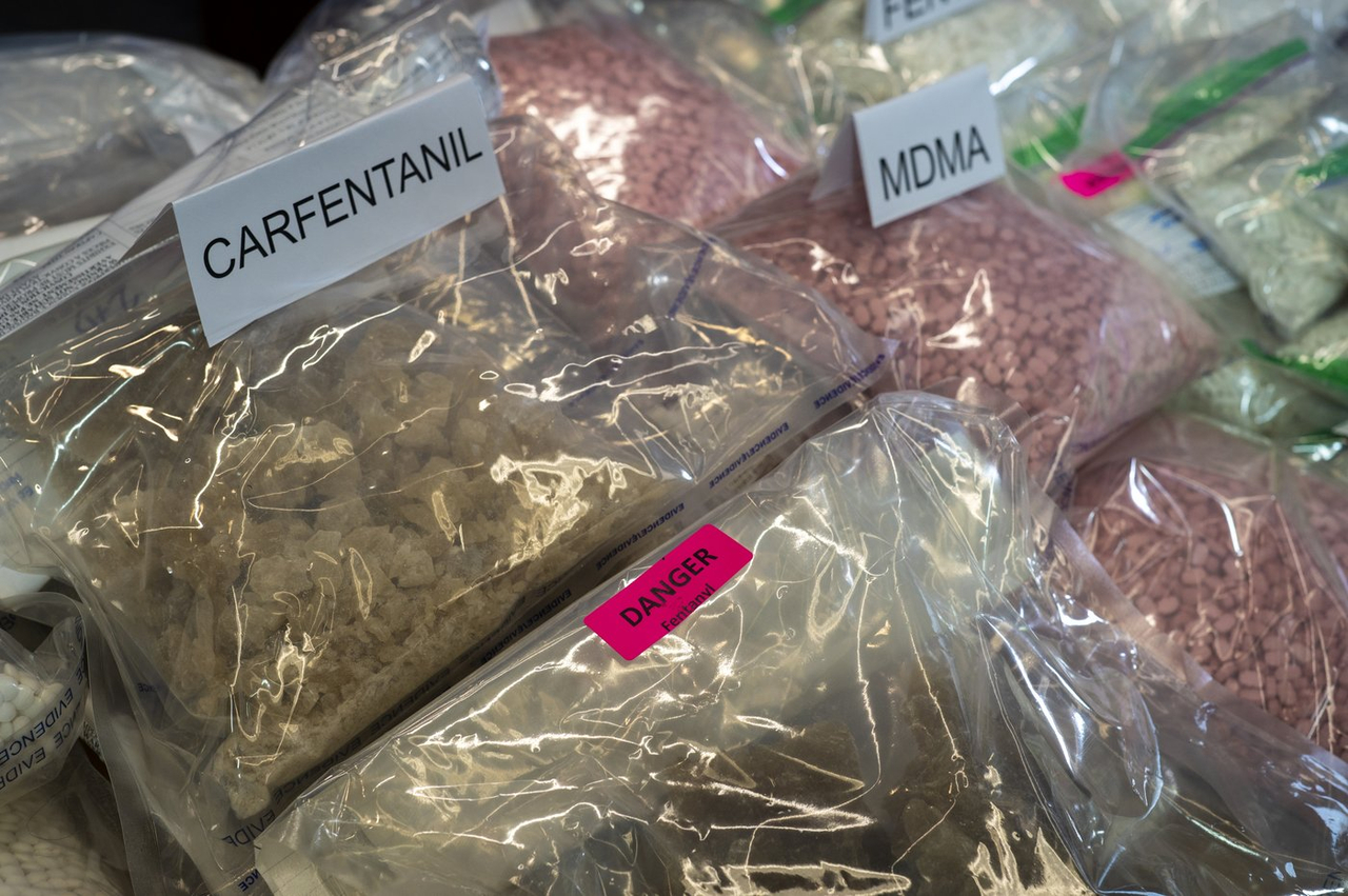 Montréal met en garde contre des surdoses liées au fentanyl et carfentanil
