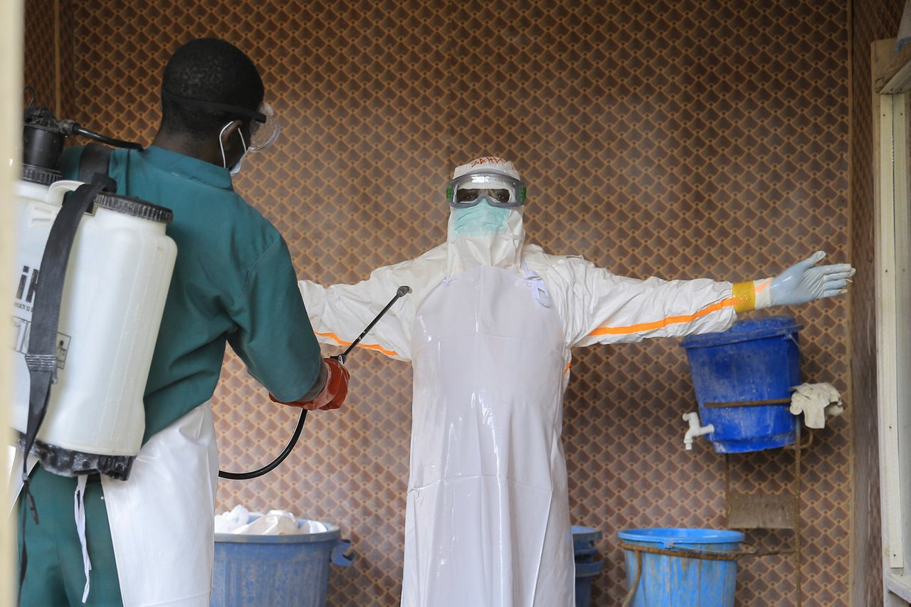 Le Canada prolonge de 60 jours les restrictions de voyage liées à l'épidémie d'Ebola