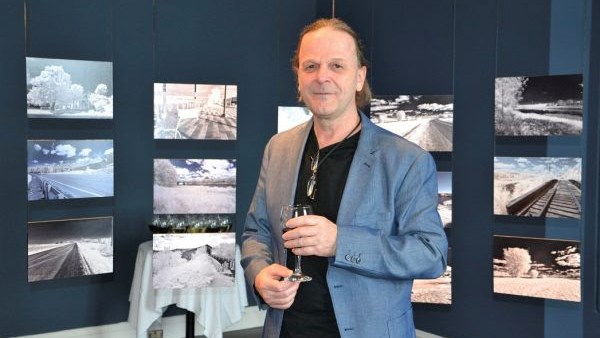 Claude Gagné présentait le vernissage de sa nouvelle exposition hier après-midi à Saint-Joseph.
