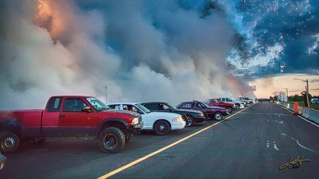 Le DragFest de St-Théophile, deuxième au monde pour le plus gros « show » de boucane