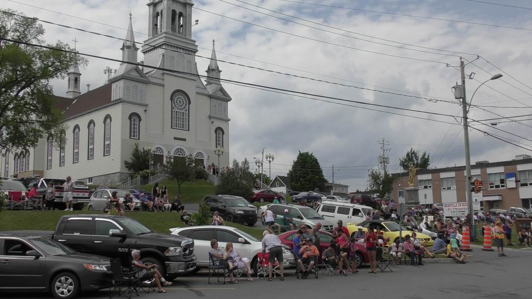 Normand DeLessard présente la parade de chevaux de Nashville en Beauce 2019