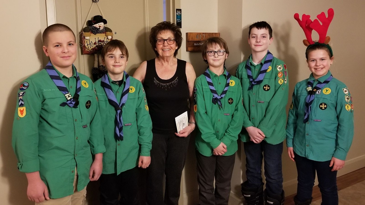 Les scouts répandent le bonheur de Noël