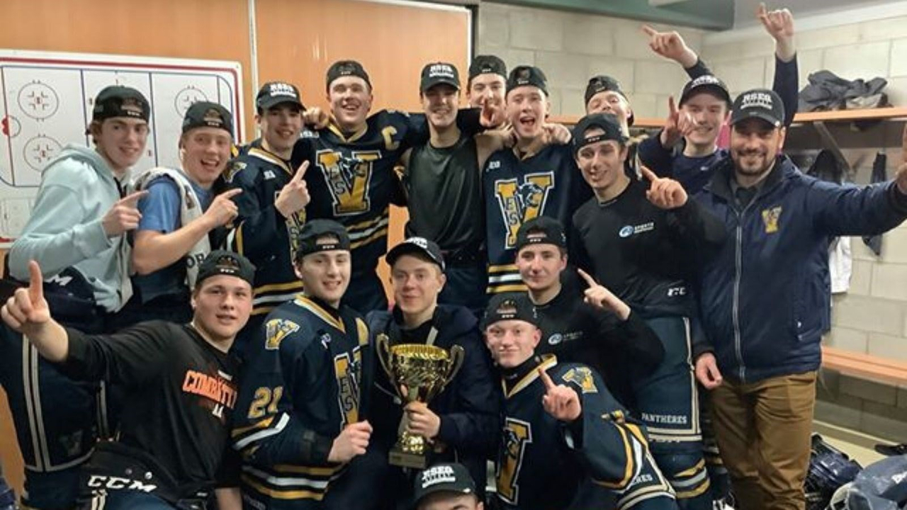 Une victoire de 5-4 pour l'école secondaire Veilleux à Chicoutimi