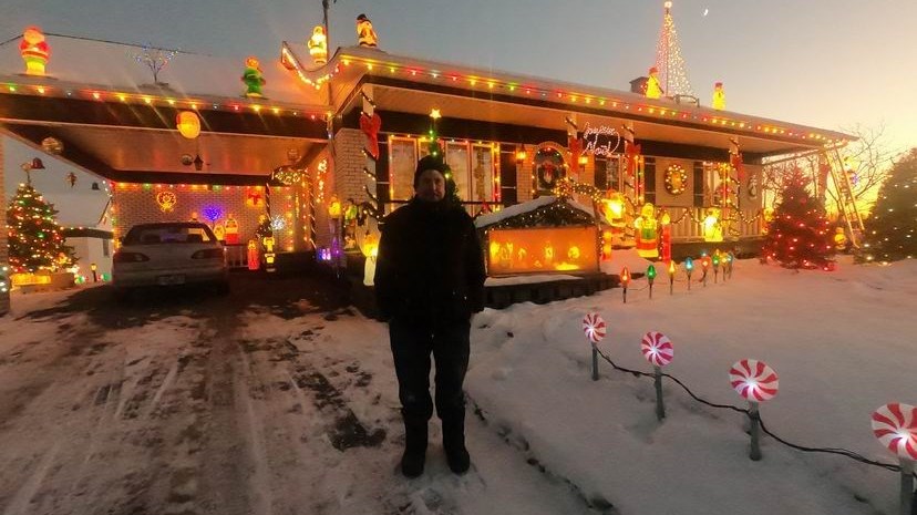 Normand DeLessard présente Daniel Loignon, 30 ans de décoration de Noël