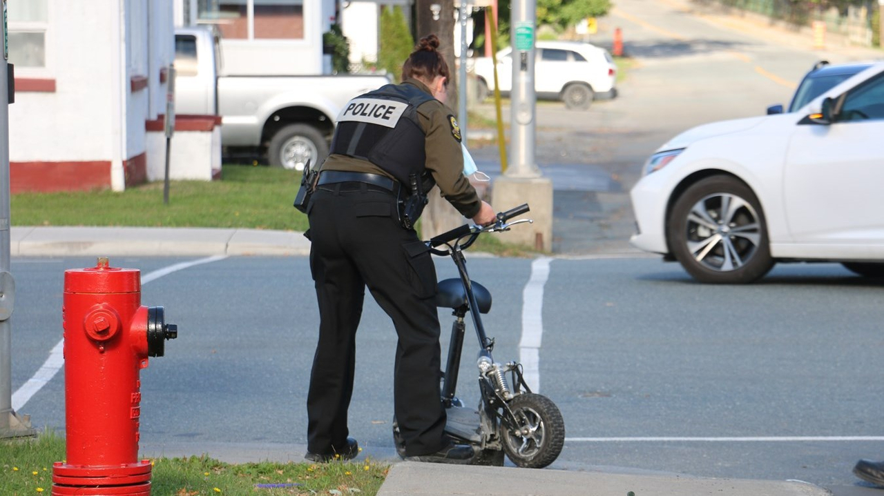 Accident de trottinette: un homme blessé légèrement