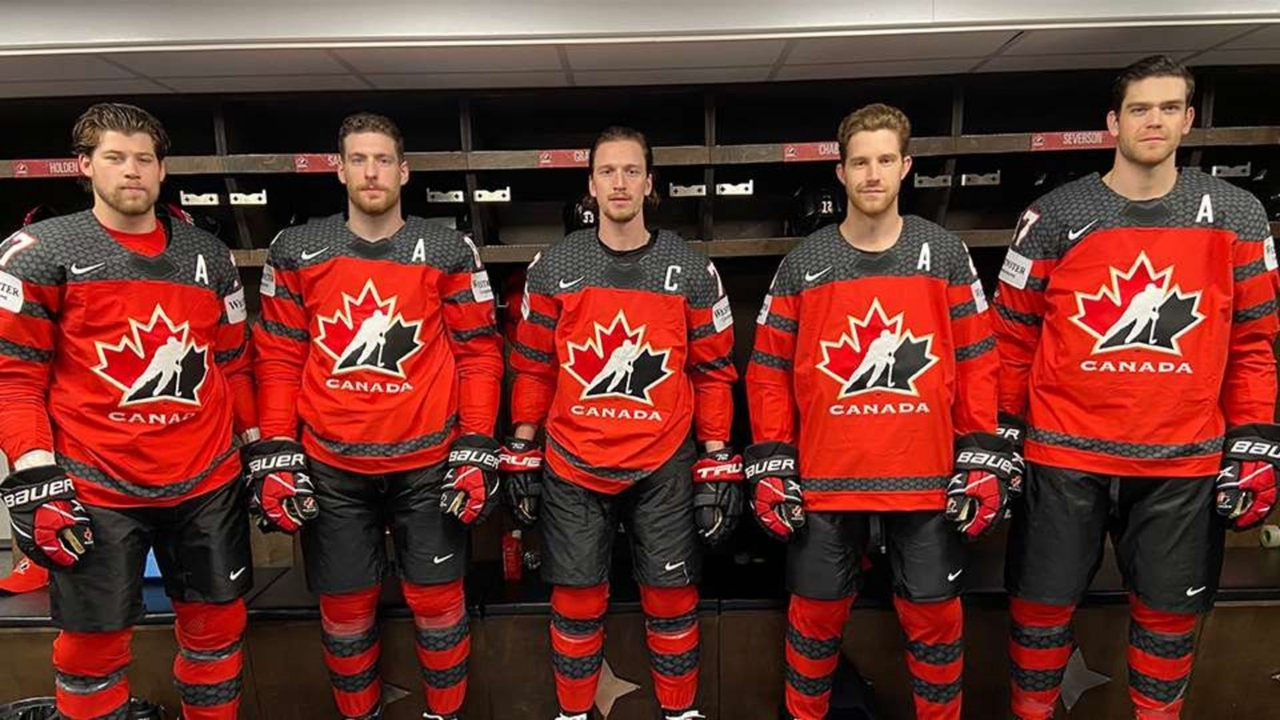 L'équipe canadienne de hockey gagne son premier match