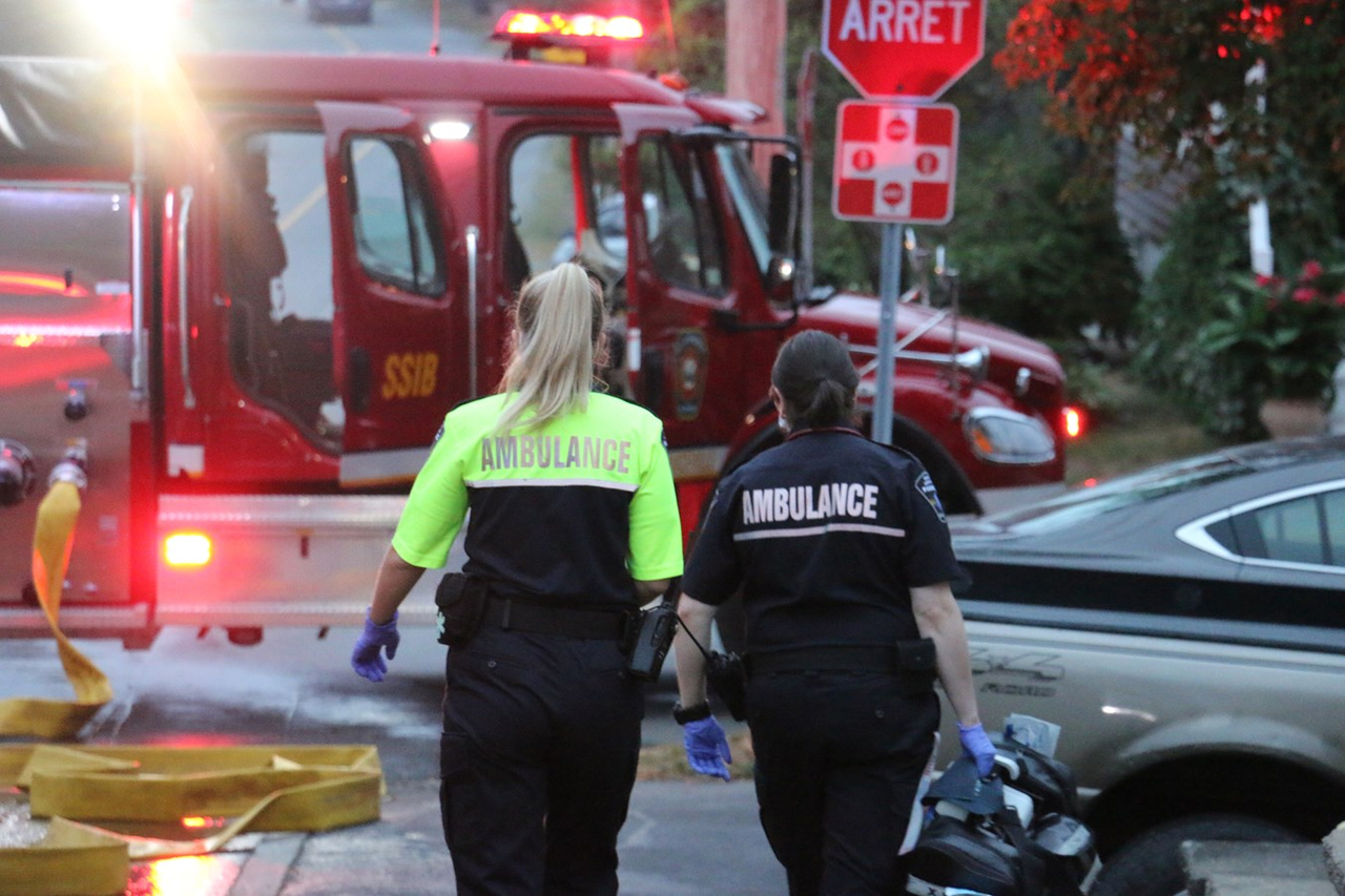 Les techniciens ambulanciers dans le feu de l'action