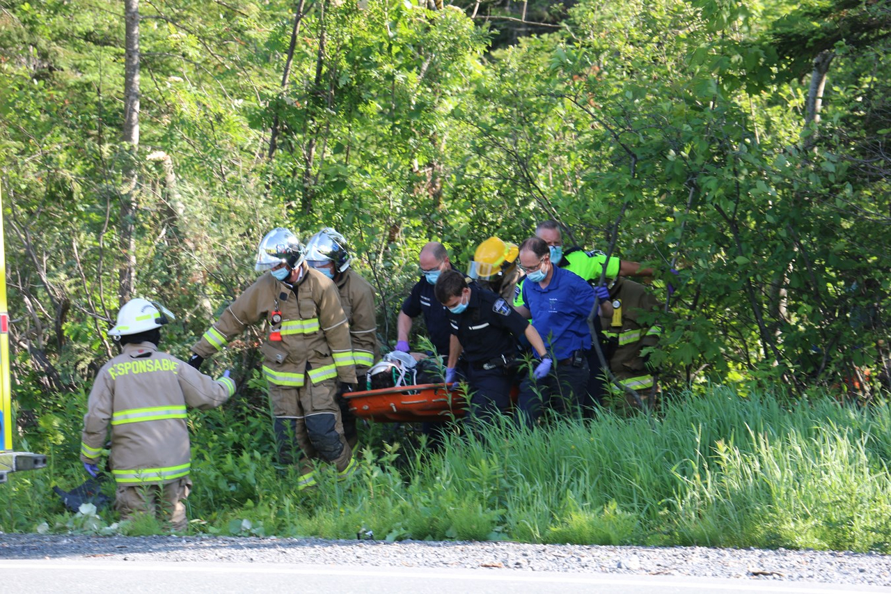 Les techniciens ambulanciers dans le feu de l'action