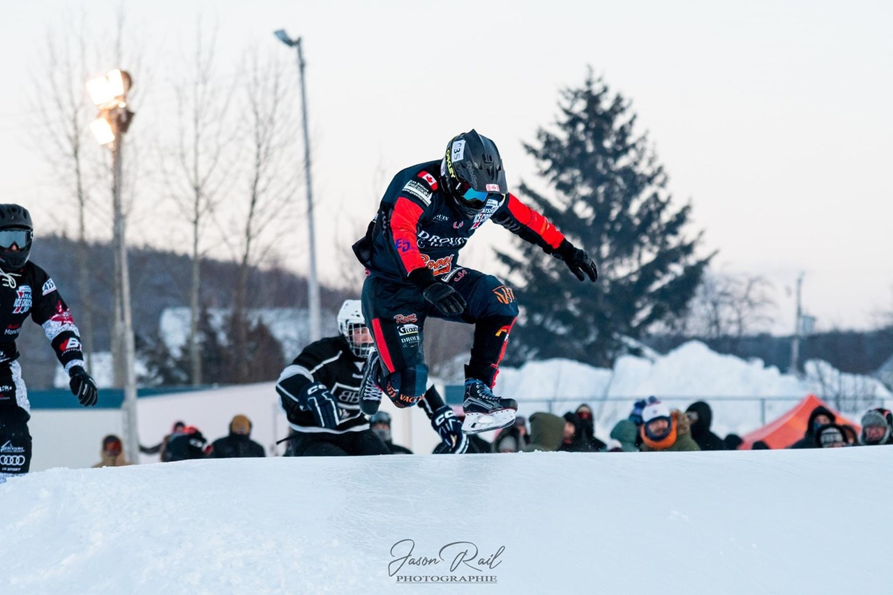 Un athlète beauceron double médaillé en Ice Cross Downhill