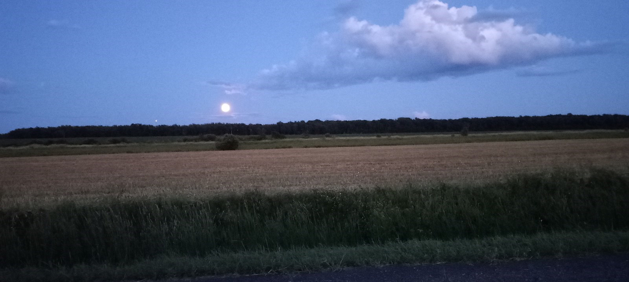 La lune est en feu