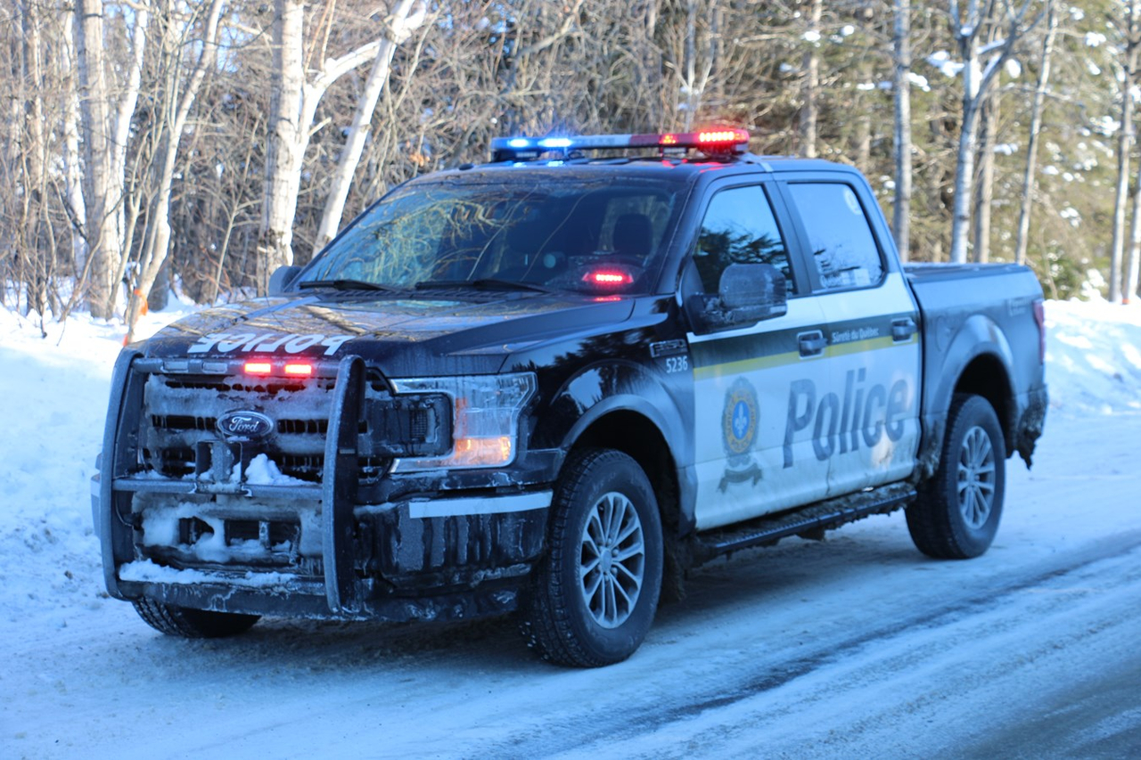Route 271 : un camion fait une sortie de route