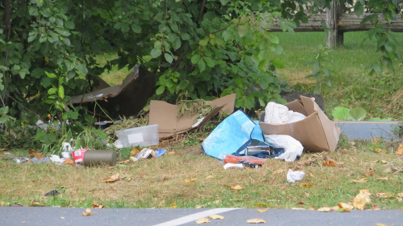 Détritus dans le Parc Veilleux.