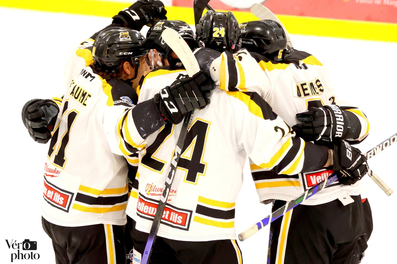 Le Cool FM de Saint-Georges résiste aux Pétroliers de Laval pour une victoire 4-3