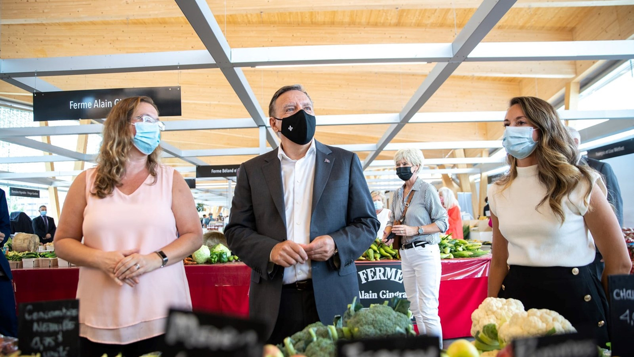 Passeport vaccinal : Legault sent un appui très majoritaire de la population