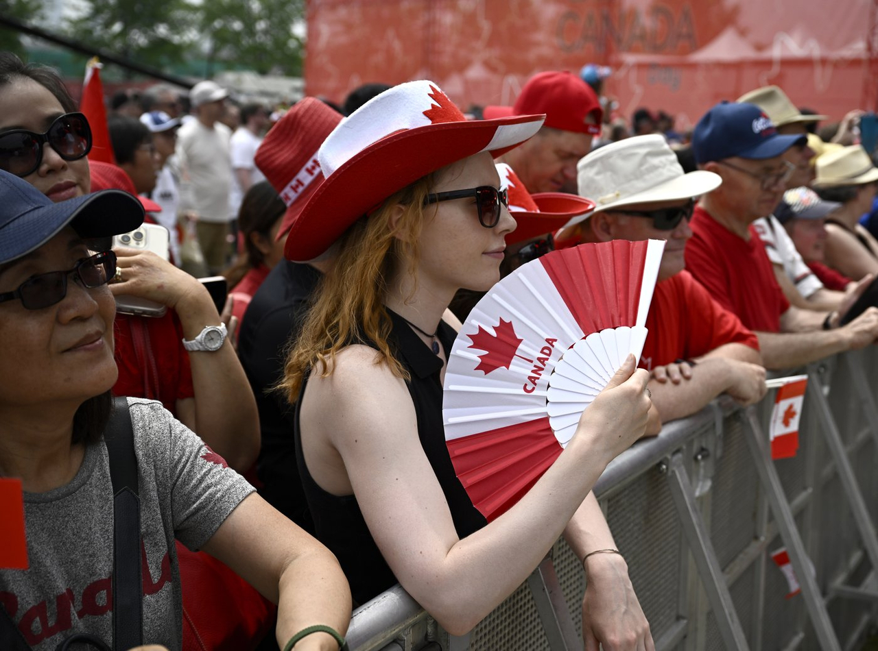 Un sondage suggère que le sentiment de fierté des Canadiens est moins élevé qu'avant
