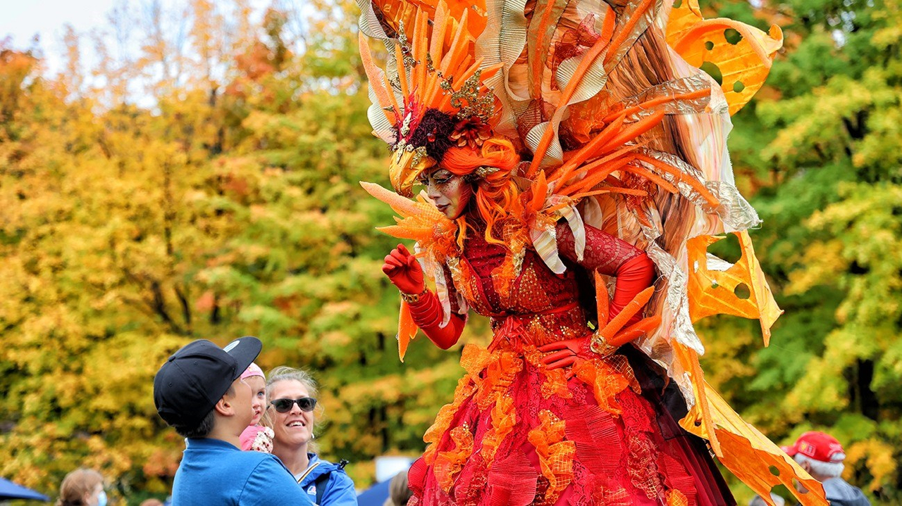 Les gens sont au rendez-vous au Festival des couleurs de Rigaud