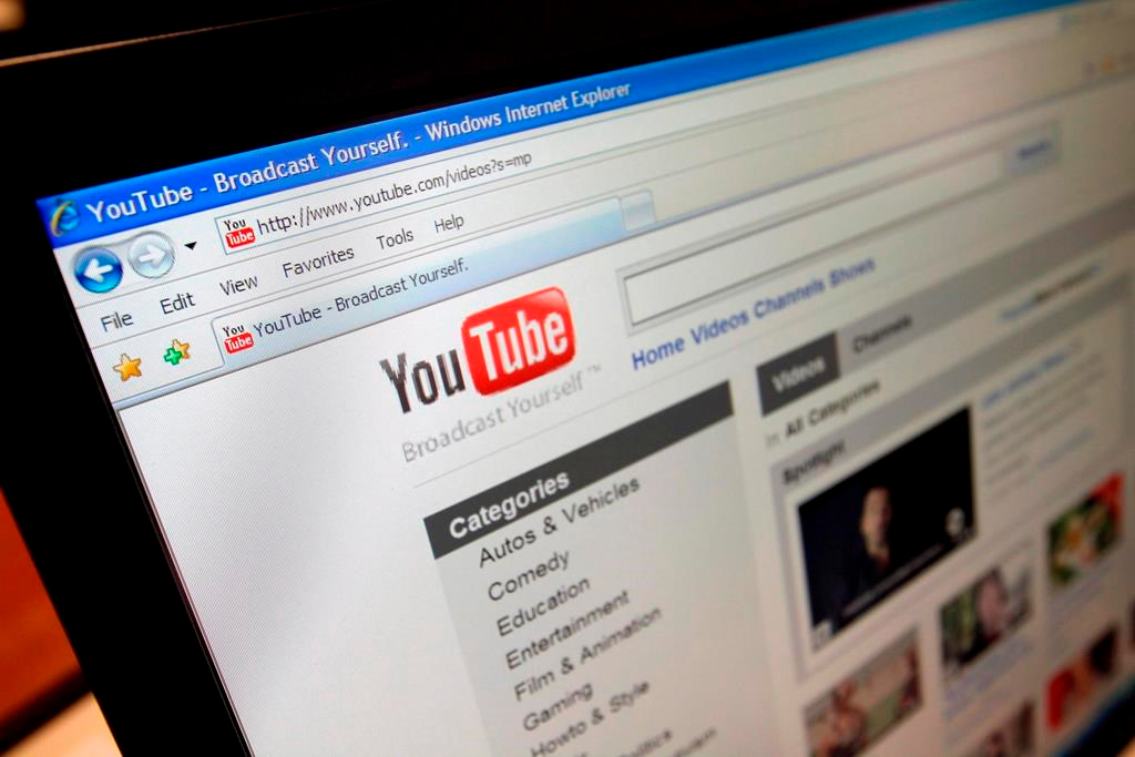 Les plateformes sont prises dans un jeu de «tape la taupe» contre la désinformation