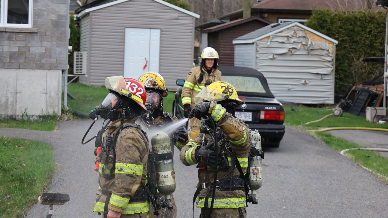 Les sapeurs de Vaudreuil-Dorion prêtent main-forte à Salaberry-de-Valleyfield