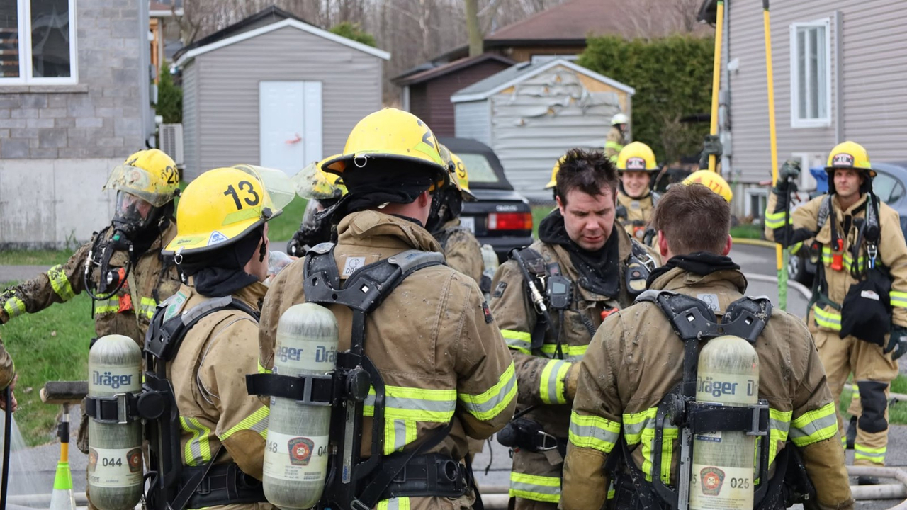 Les sapeurs de Vaudreuil-Dorion prêtent main-forte à Salaberry-de-Valleyfield