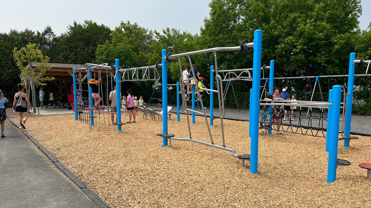 L’école Saint-Urbain inaugure sa cour d’école revitalisée