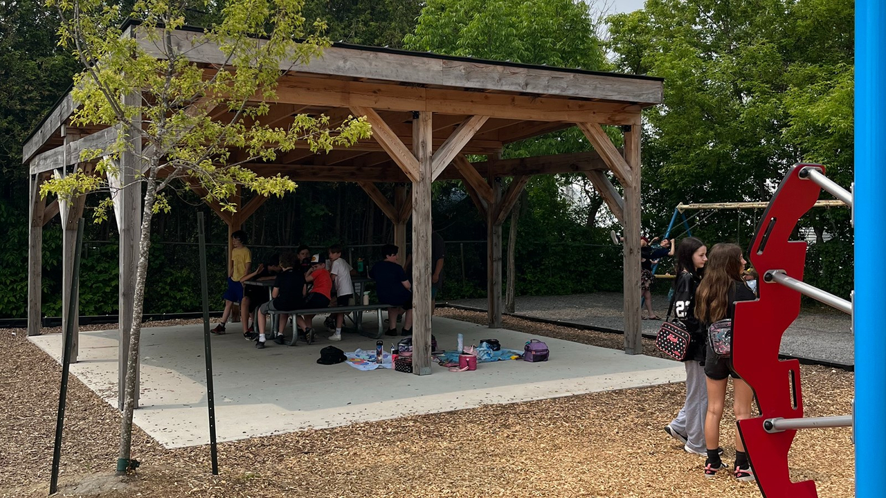 L’école Saint-Urbain inaugure sa cour d’école revitalisée