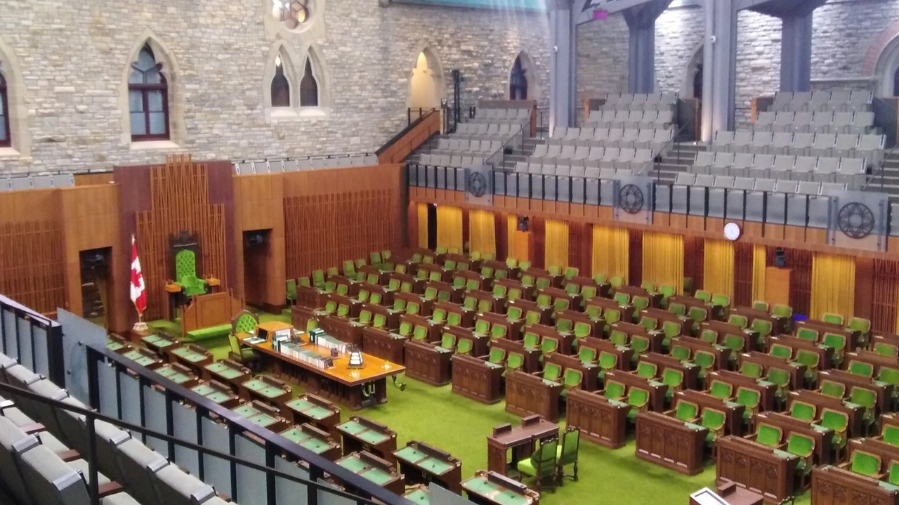La Chambre des communes se réunira mardi à midi pour étudier de près des mesures d'urgence pour mettre en place un plan économique renforcé pour la population