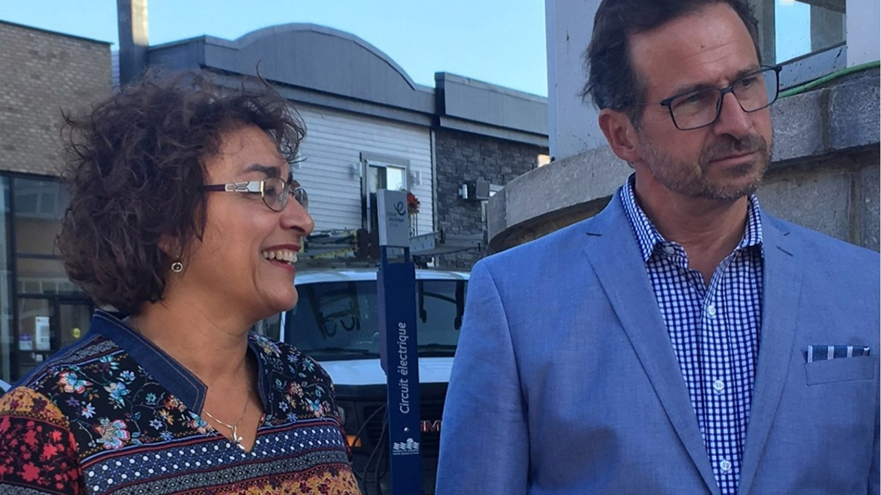 Le député de Beloeil-Chambly et chef du Bloc Québécois, Yves-François Blanchet, ainsi que Claude DeBellefeuille, députée de Salaberry-Suroît ont d’abord exprimé leur étonnement face à cette affirmation de M. Trudeau.
