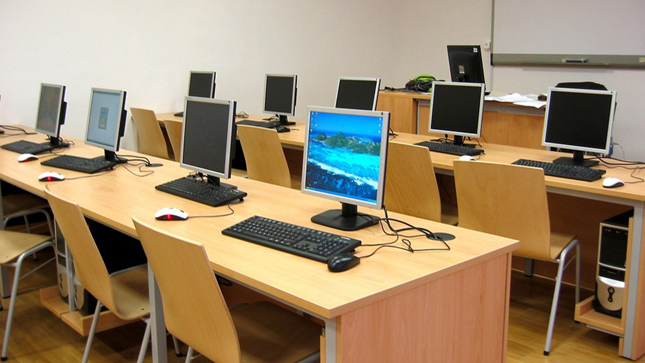 Classes équipées à la fine pointe de la technologie, oui ou non?