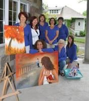 En bas, dans la première rangée:Josée Gauthier, artiste peintre, Caroline De Repentigny, Métier d art RAR et Émilie Poulin, Services communautaires de Rosemère. Debout : Lise Boilard, artiste peintre, Rose Lacroix, présidente d honneur, Doris Roy, artiste peintre et présidente du RAR, Christiane Poirier, Services communautaires de Rosemère et Louise Raza-Speak, artiste peintre RAR.