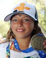 Âgée de 10 ans seulement, Dominique Allard risque de faire encore parler d elle longtemps, pour ses grandes performances en ski nautique.