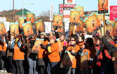 Manif devant les bureaux du minist re de la Famille boul Le Corbusier Laval par les responsable de garderie en milieu familial, le 10 novembre2010.©PHOTOP P /ECHO DE LAVAL