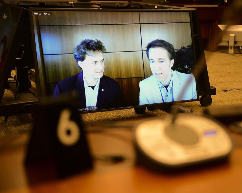 La poursuite de la mère des frères Kielburger contre Canadaland ira en cour