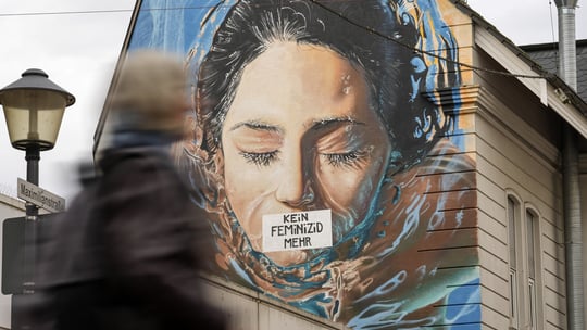 Même un facteur, une enseignante ou un voisin peuvent prévenir un féminicide